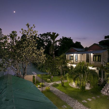 Sauraha Nana Hotel ภายนอก รูปภาพ