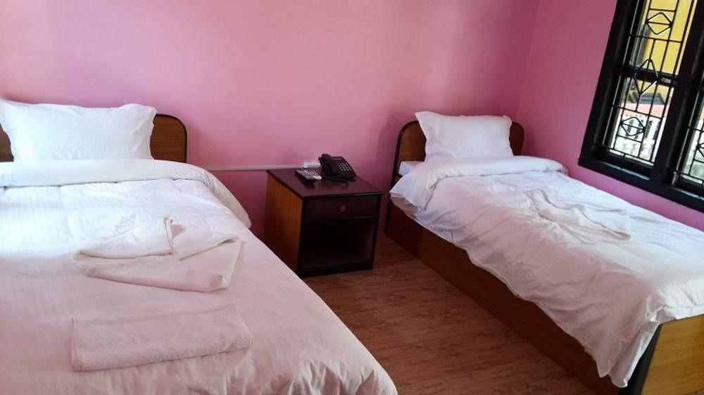 Sauraha Nana Hotel ภายนอก รูปภาพ