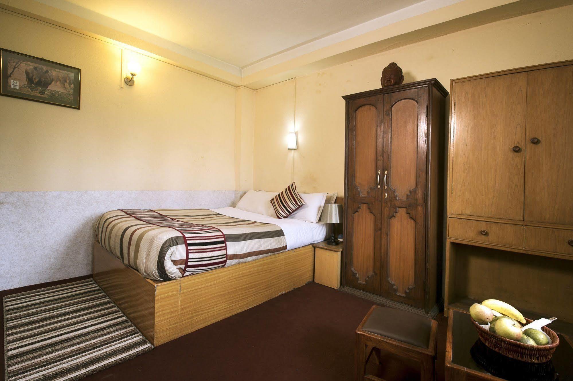 Sauraha Nana Hotel ภายนอก รูปภาพ